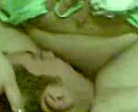 sperma вытекает из киски узбечки и porno sperma летит в рот